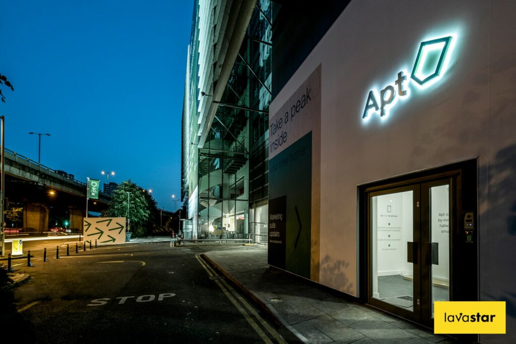 Illuminated tension banner system