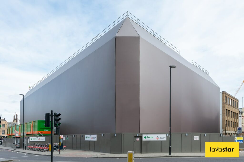 Construction site printed screen to cover scaffolding by Lavastar